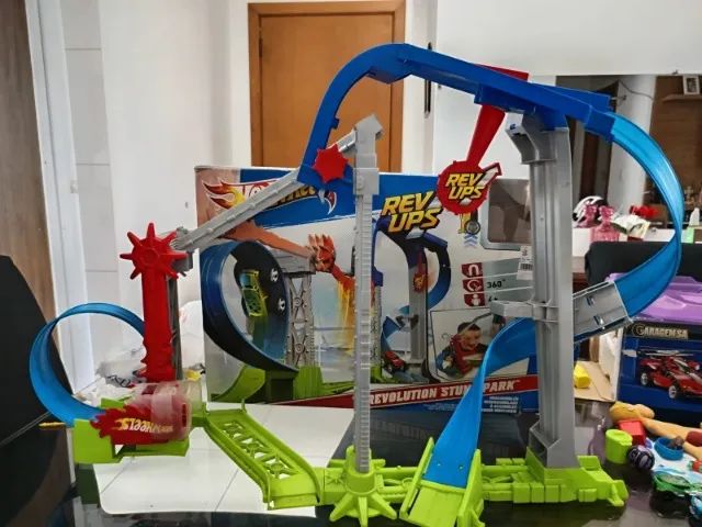 Vendo Pista Hot-Wheels Revolution Stunt Park Brinquedos e Jogos