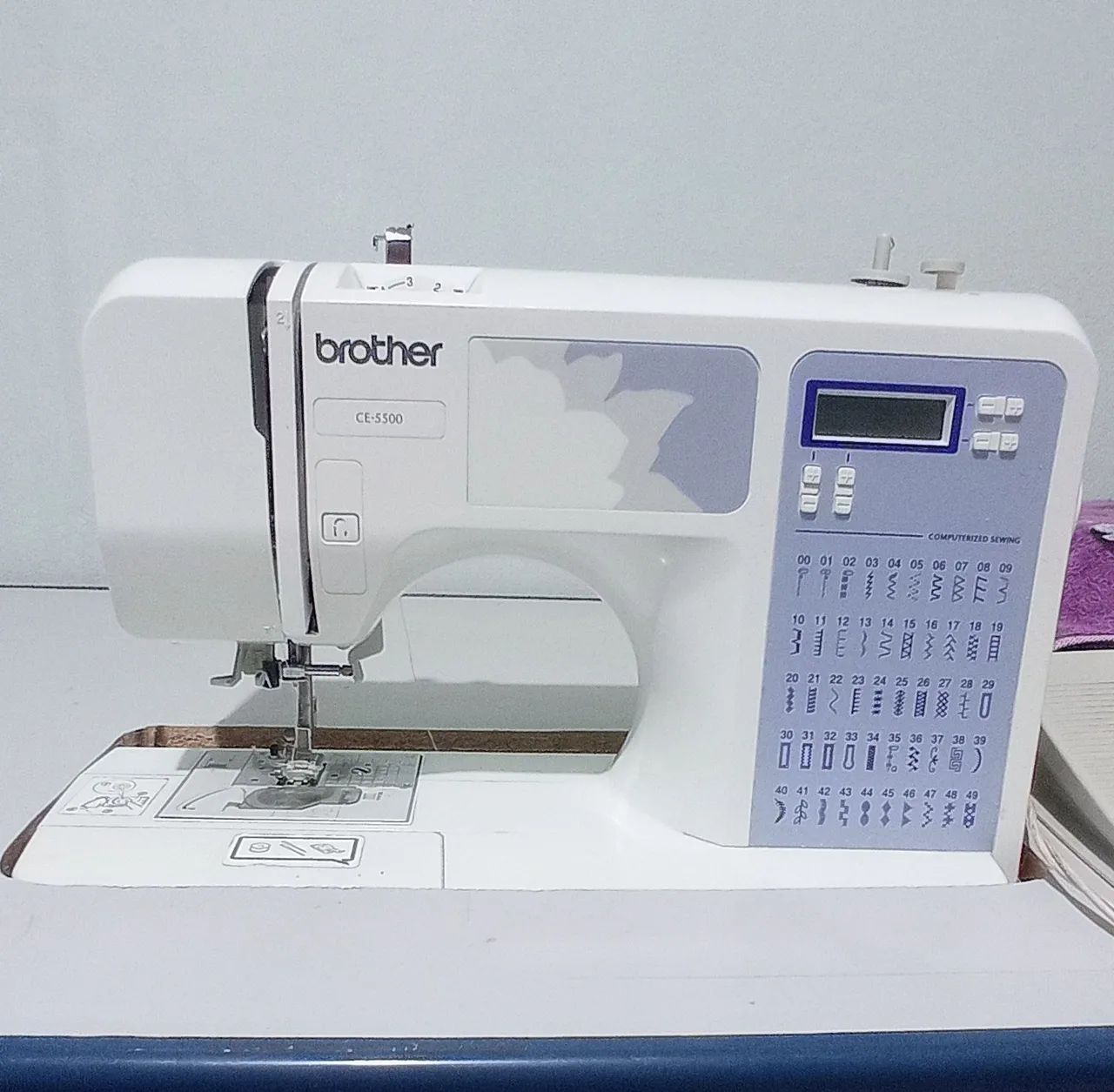 Máquina de Costura Brother CE-5500