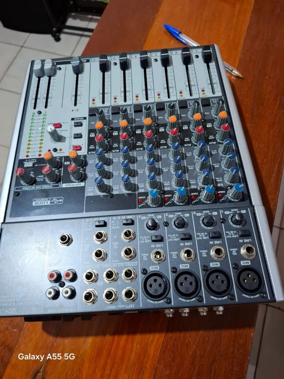 Mesa de Som Behringer Xenyx 1202FX