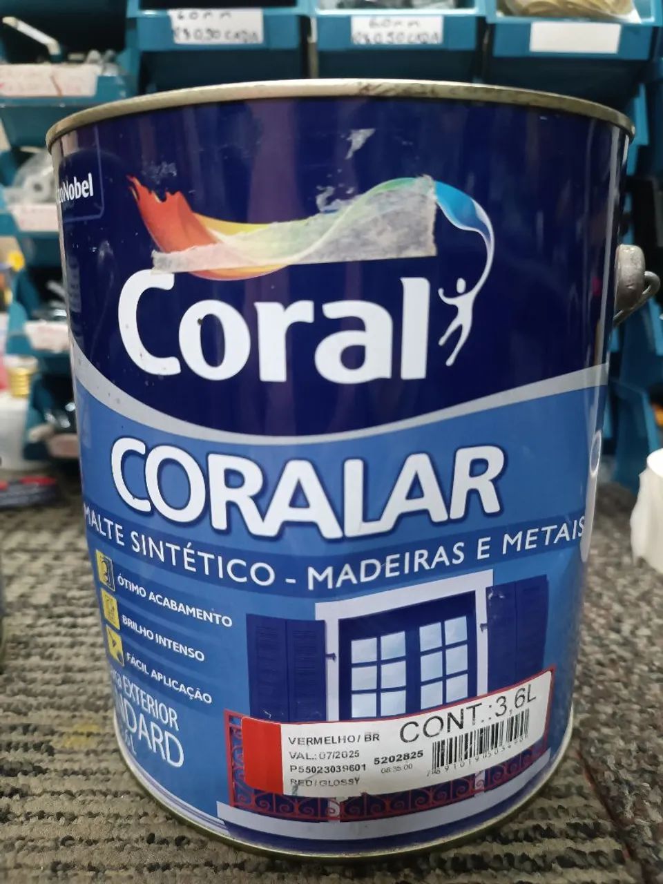 Tinta esmalte Coral Coralar 3,6 litros.