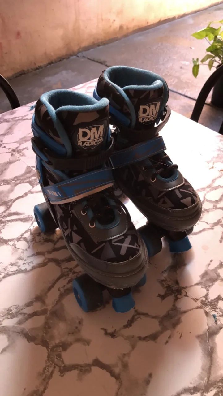 Vendo patins R$200 riscos de usos, freios bons, reguladores, sem as proteínas ções