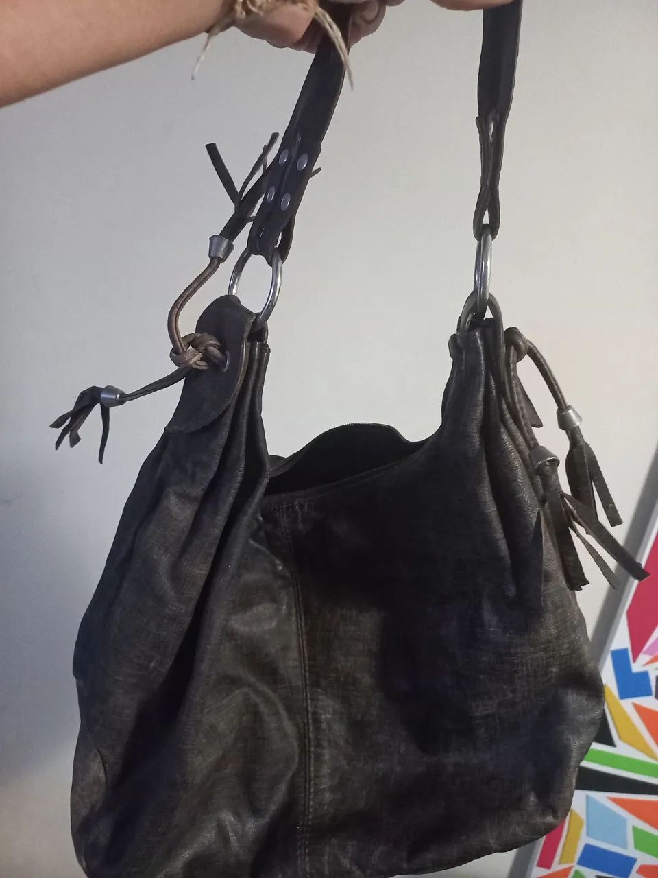 Bolsa de couro + pulseiras 