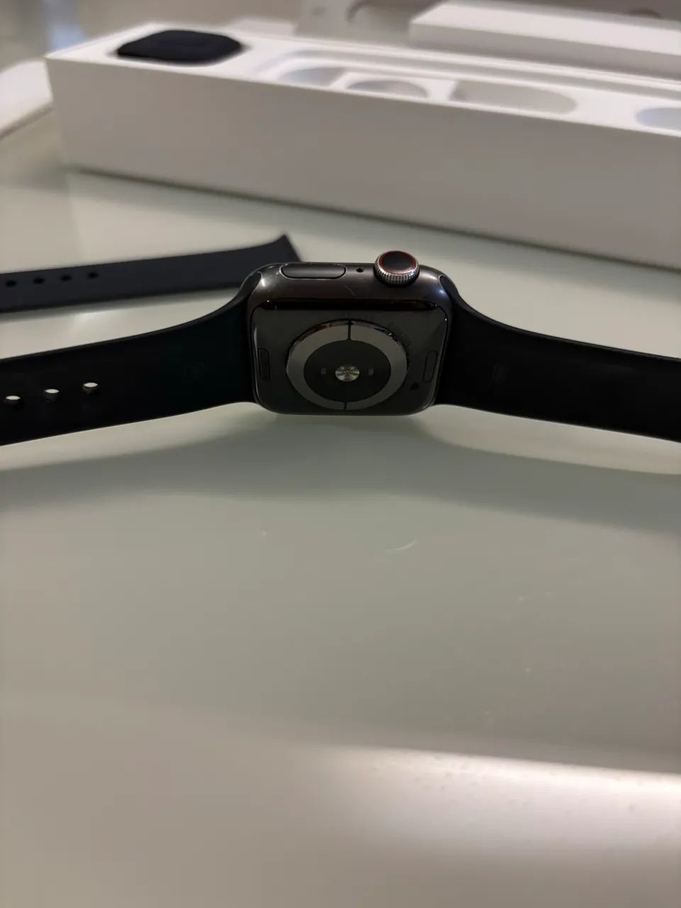 Apple Watch Series 5 40 MM Space Gray Aluminum Case Black Sport Band - Foto 4