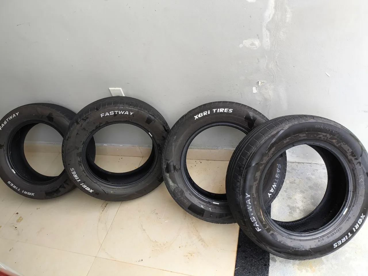 4 Pneus 195/65R15 XBRI Fastway