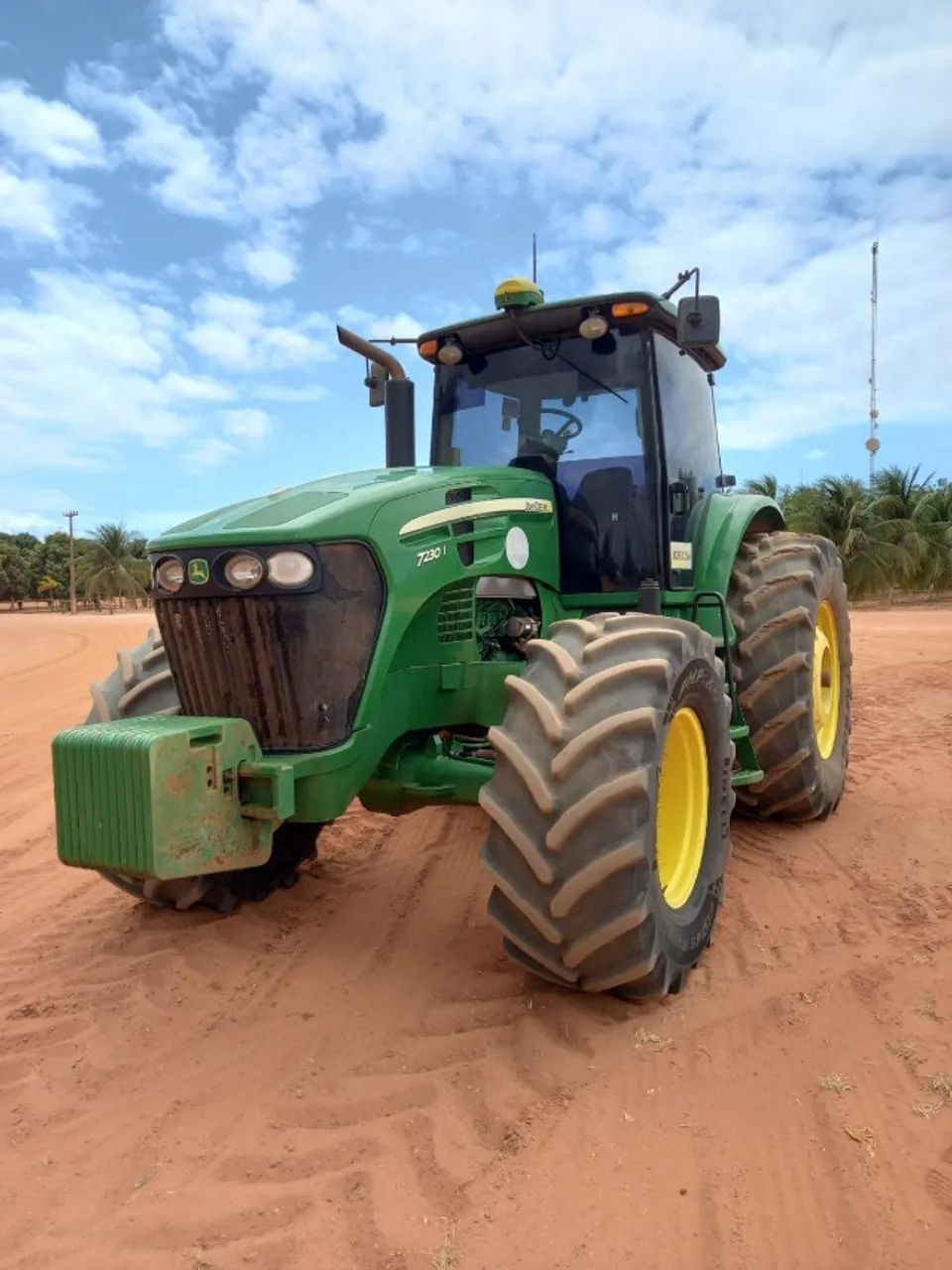 JOHN DEERE DE PNEU  7230J 230CV
