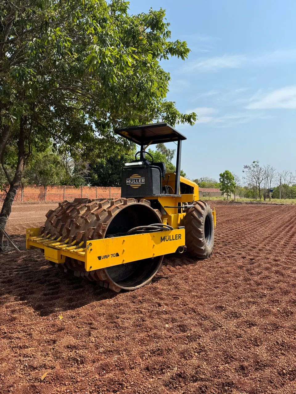 LOCAÇÃO DE MAQUINAS TRATORES E IMPLEMENTOS TERRAPLANAGEM - Foto 4
