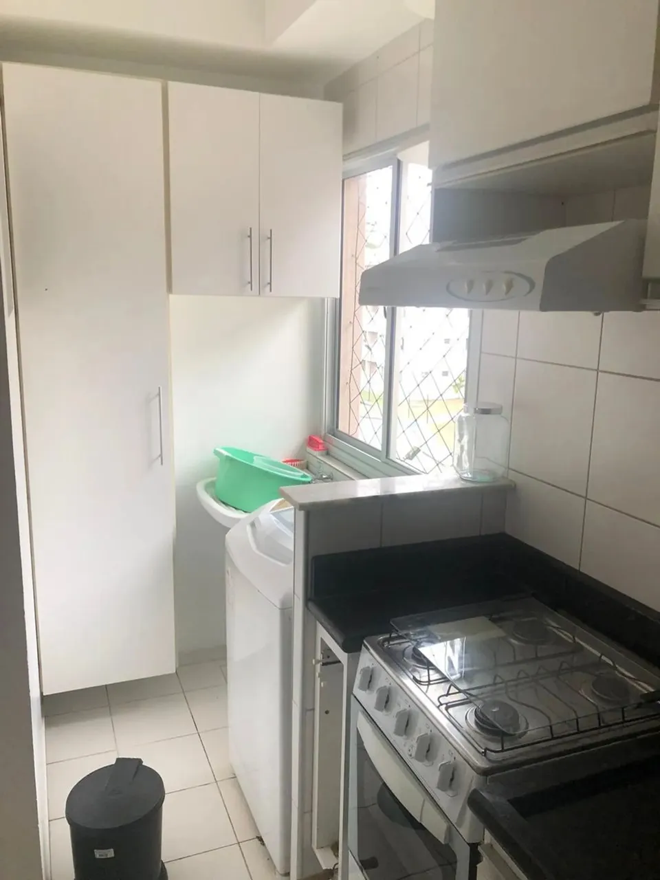 Apartamento em condomínio  com 3 quartos, sendo uma suíte, semi mobiliado - Manaus - AM