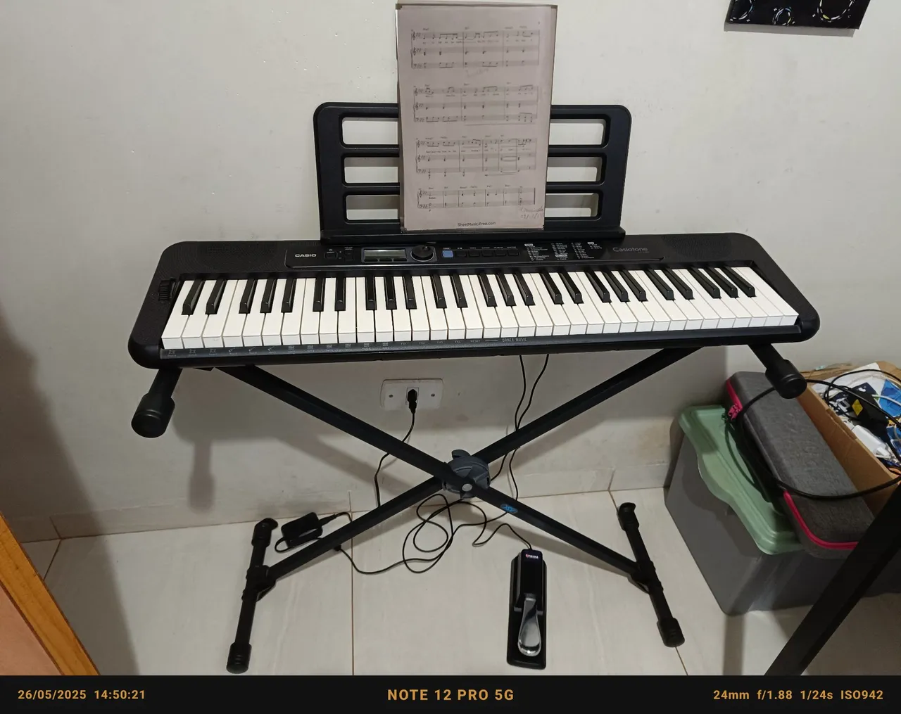 Teclado musical Casio Ct-s300 61 teclas+suporte preto+pedal de sustentação+capa+sup. Part.