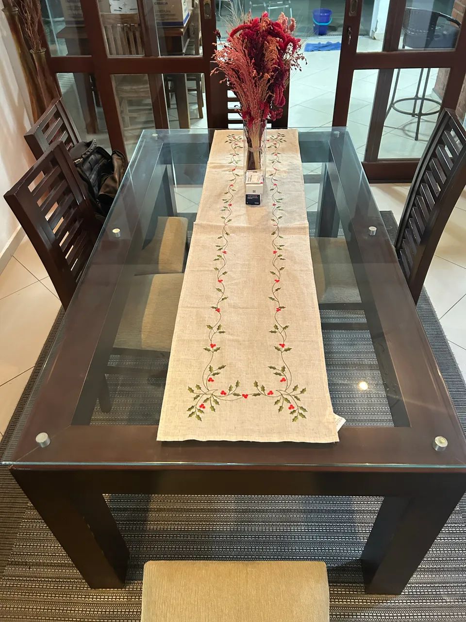 Mesa e cadeiras de jantar64221281031554122