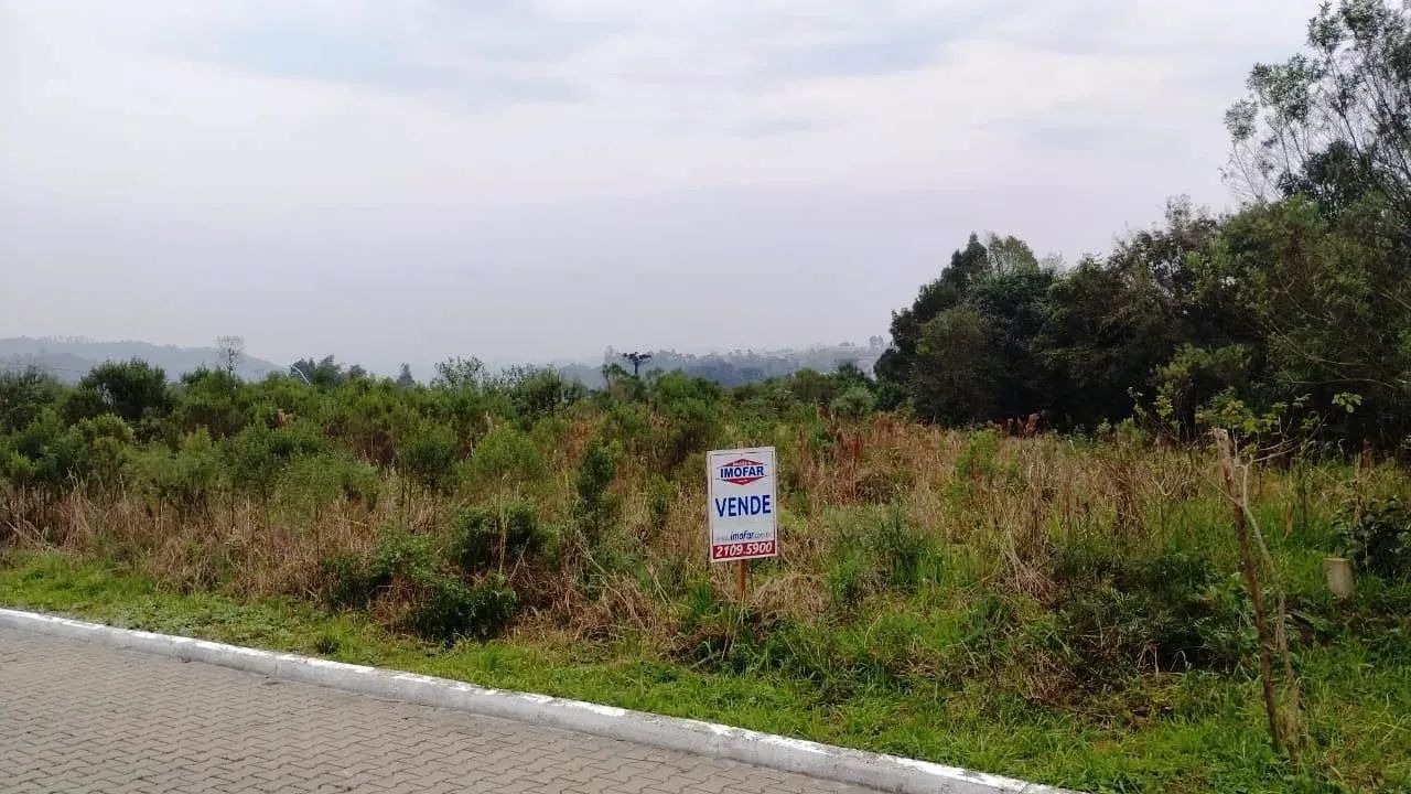 Localizado no Loteamento Sebben, bairro Monte Verde, em Farroupilha/RS, este terreno de 64 - Foto 2