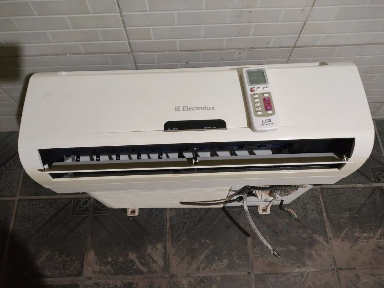 Ar condicionado 9000btus,com instalação inclusa.