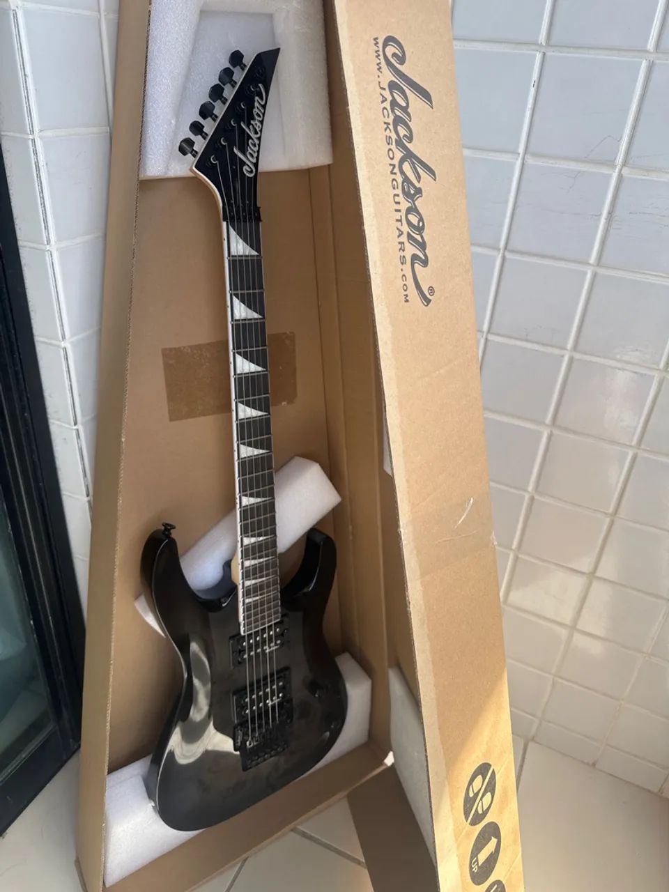 Guitarra Jackson JS32