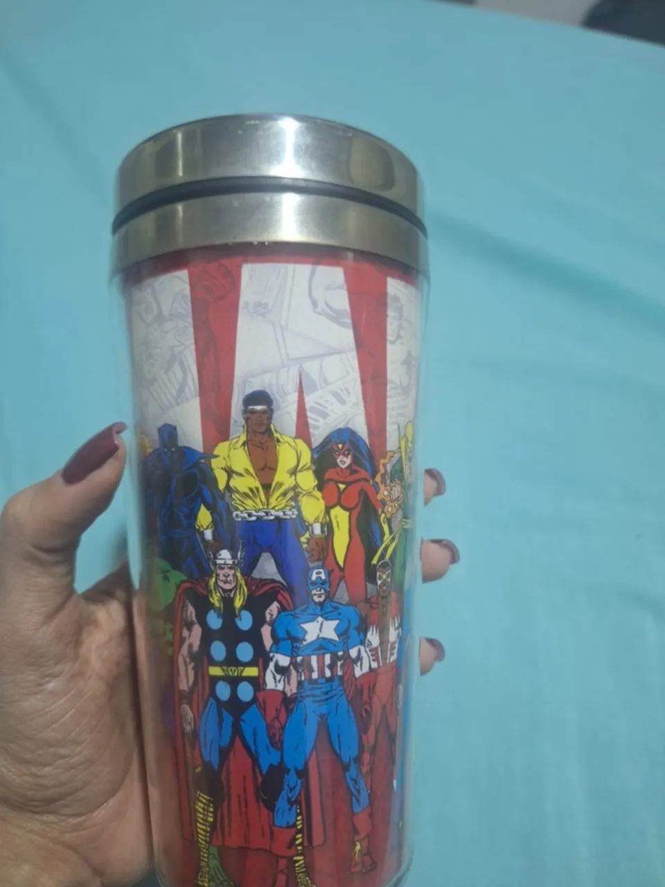 copo térmico turma marvel - zona criativa - Foto 4