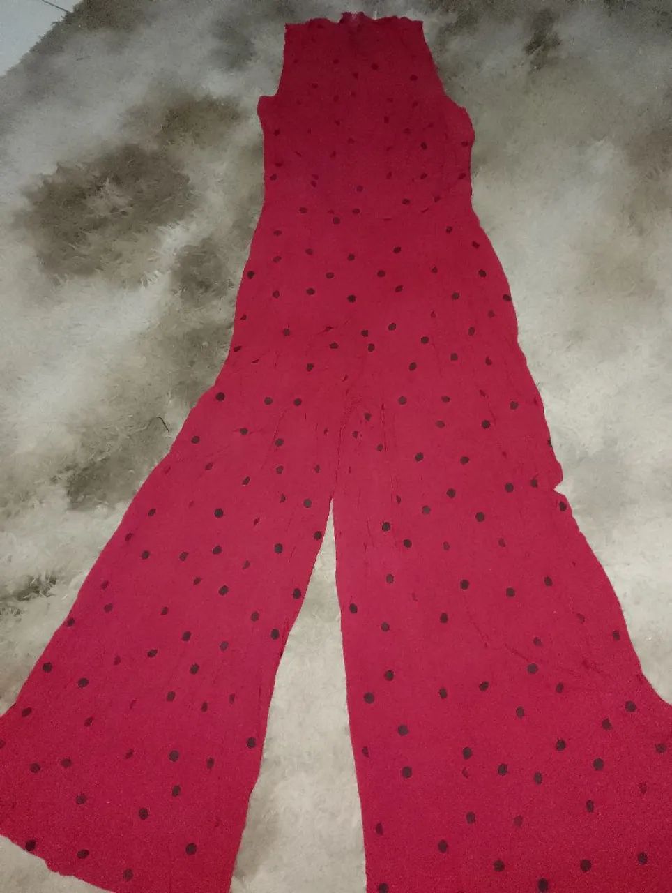 Macacão Vermelho de Bolinhas