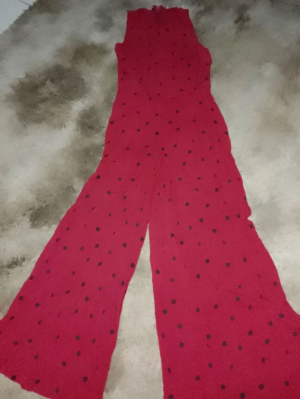 Macacão Vermelho de Bolinhas