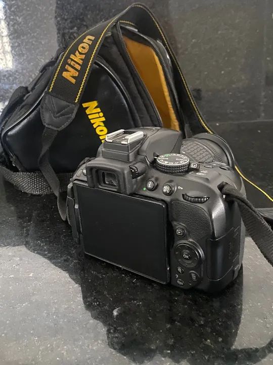 Vendo câmera Nikon D5300 com lente 15-55  - Foto 6
