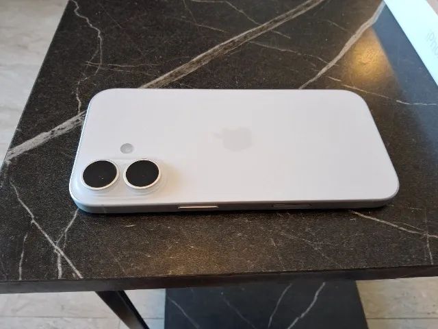 iPhone 16ホワイト 128GB バッテリー100% Comprar iPhone 16 de 128 GB – Branco - Apple (BR)