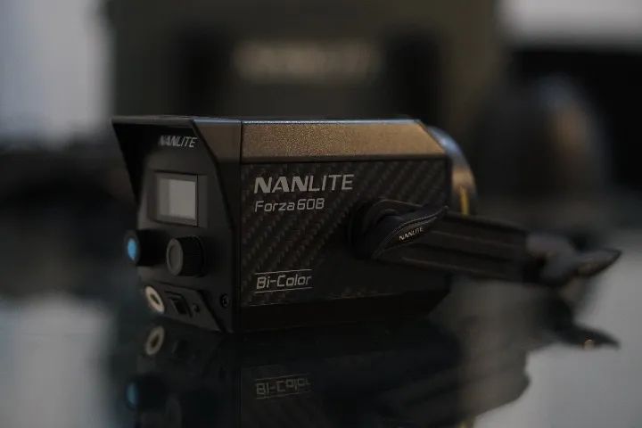Nanlite Forza 60b Bi-color Led Monolight - Luz De Cinema 127/220v - Foto 3