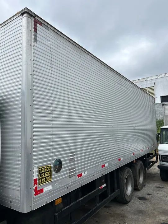 Baú Alumínio Carga Seca Carbus 08 Metros