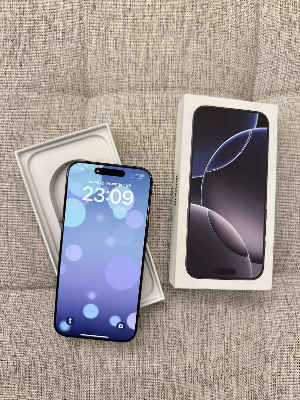 iPhone 16 Pro Max 256gb - cinza escuro - Celulares e Smartphones