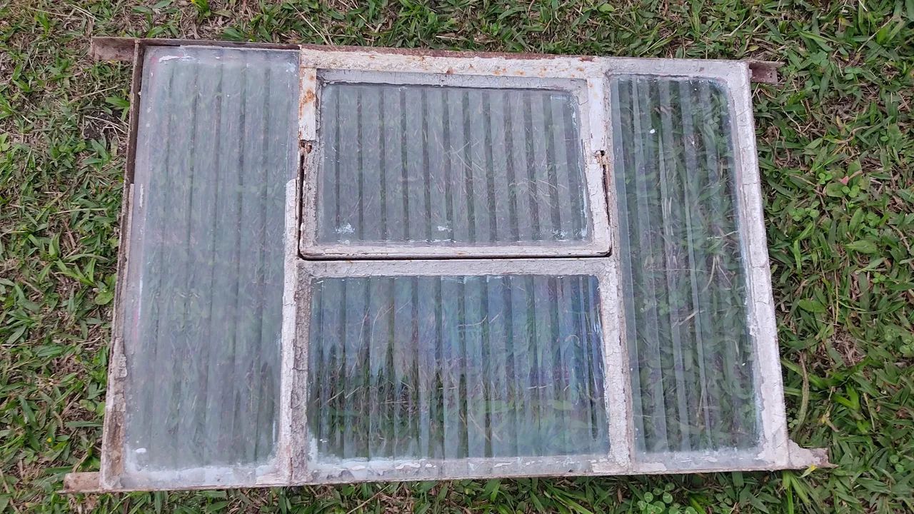 Janela de Ferro com Vidro R$ 60,00 - Foto 2