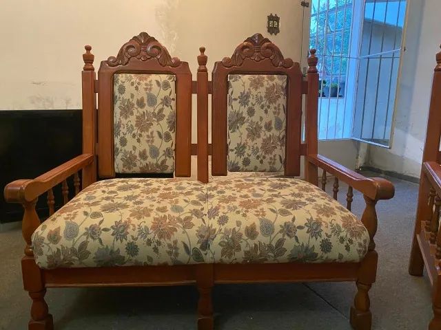 Sofas em Madeira Maciça com Estofado Gobelin Floral - Foto 3
