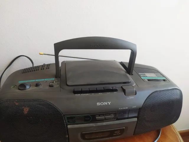 Eletrônico Antigo Da Sony - Modelo Cfd-9 - Foto 2