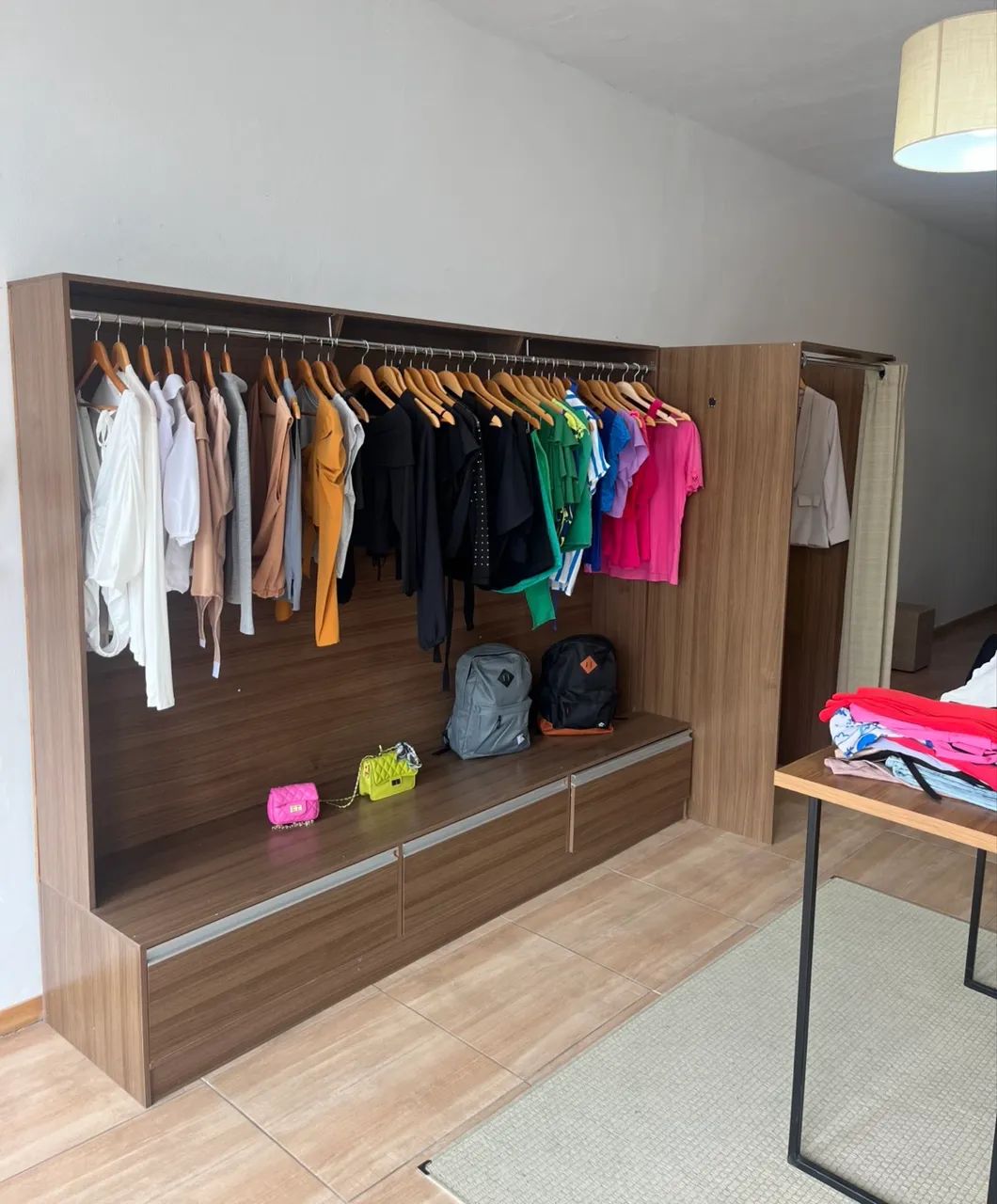 Mobília de loja, completa