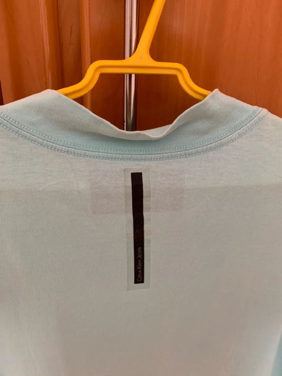 Camiseta calvin Klein verde água  - Foto 4