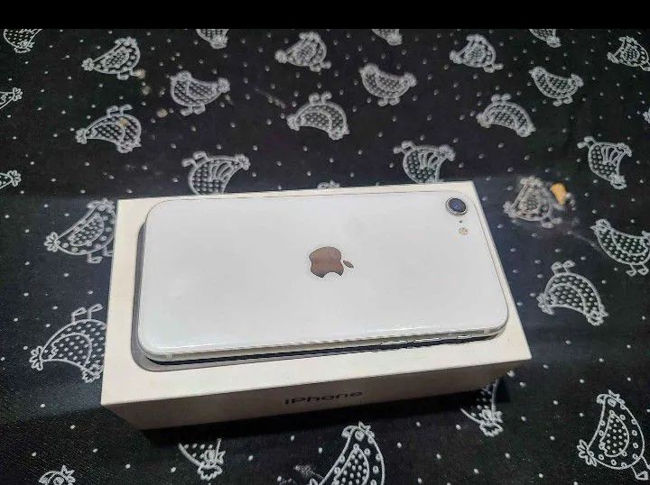 Vende-se IPhone SE, 2°  Geração (2020)