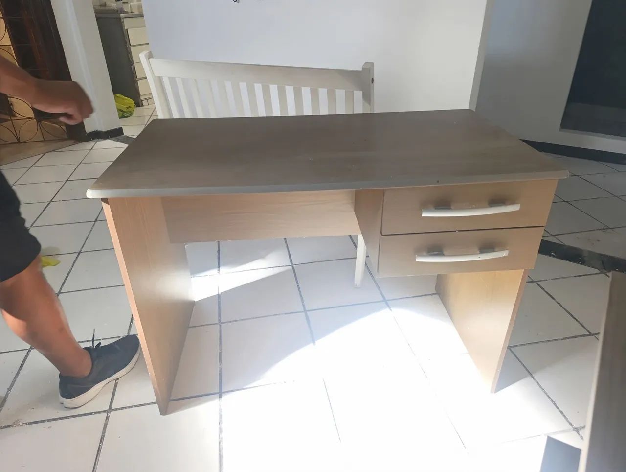 Escrivaninha com 2 gavetas - Foto 3