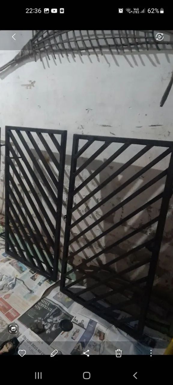 Two-band metalon iron gate