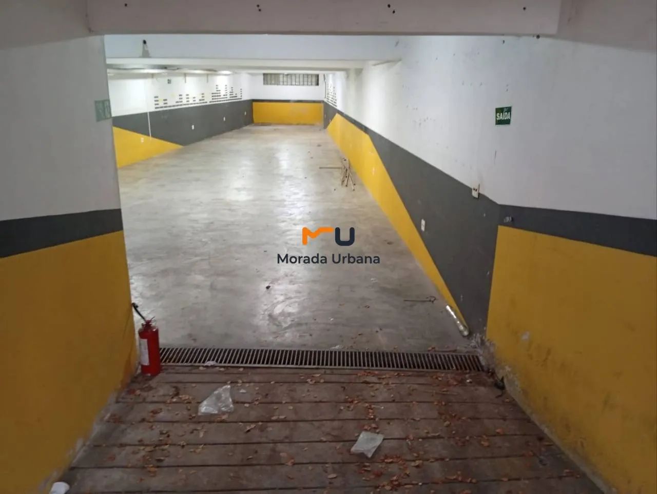 Salão comercial para locação com 500m e 6 vagas degaragem