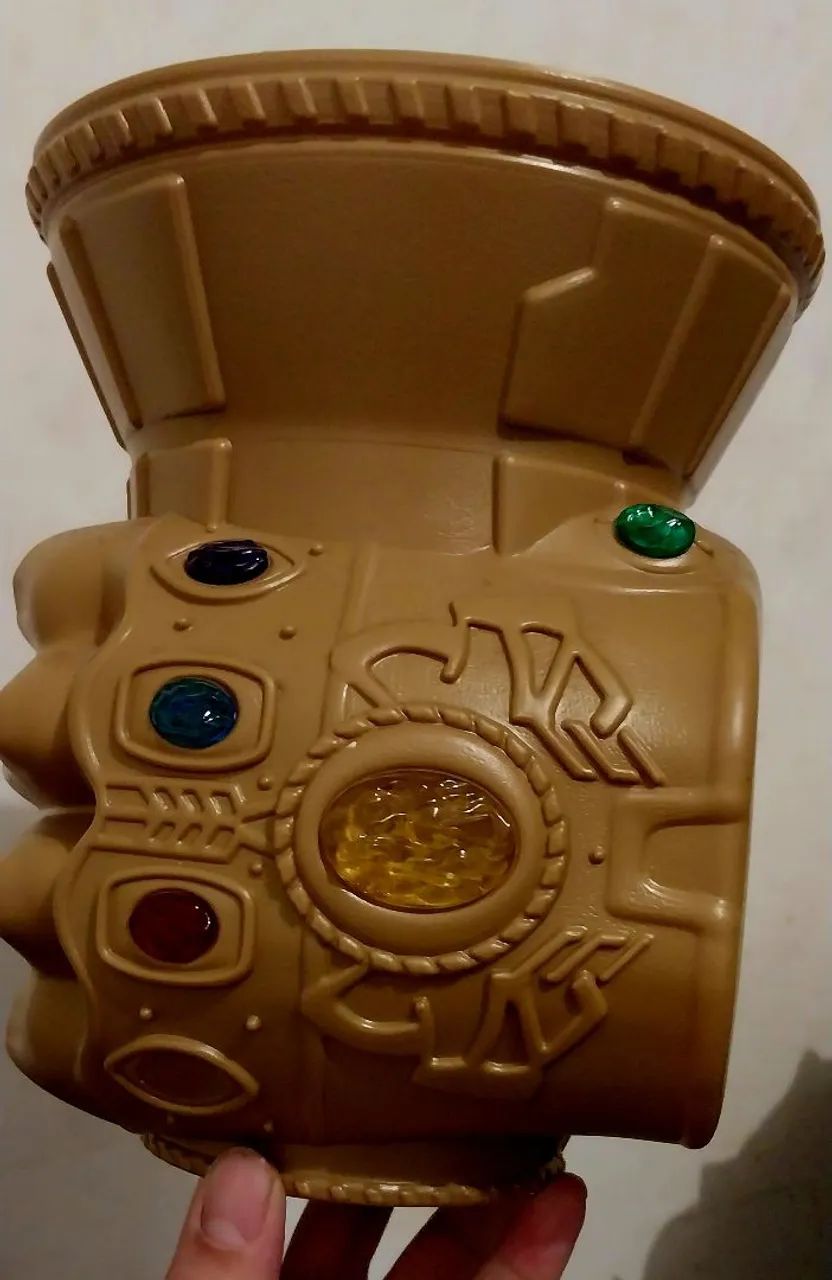 Balde Tanos Manopla do Infinito Avengers - Foto 5