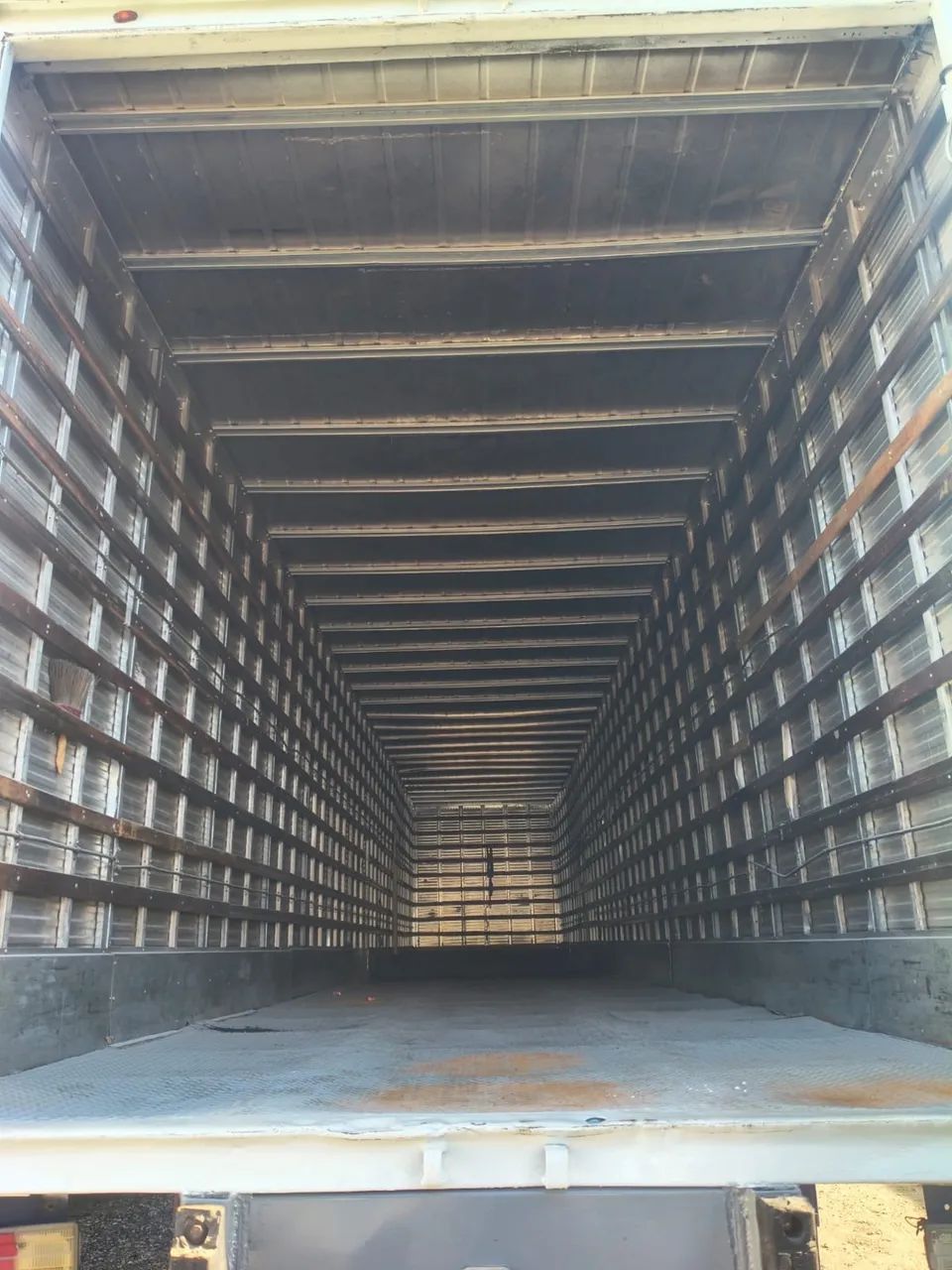 Carreta baú 30 pallets alumínio  - Foto 5