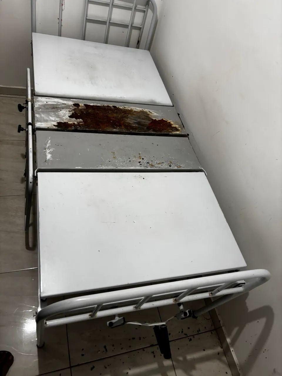 Cama hospitalar ajustável  - Foto 4