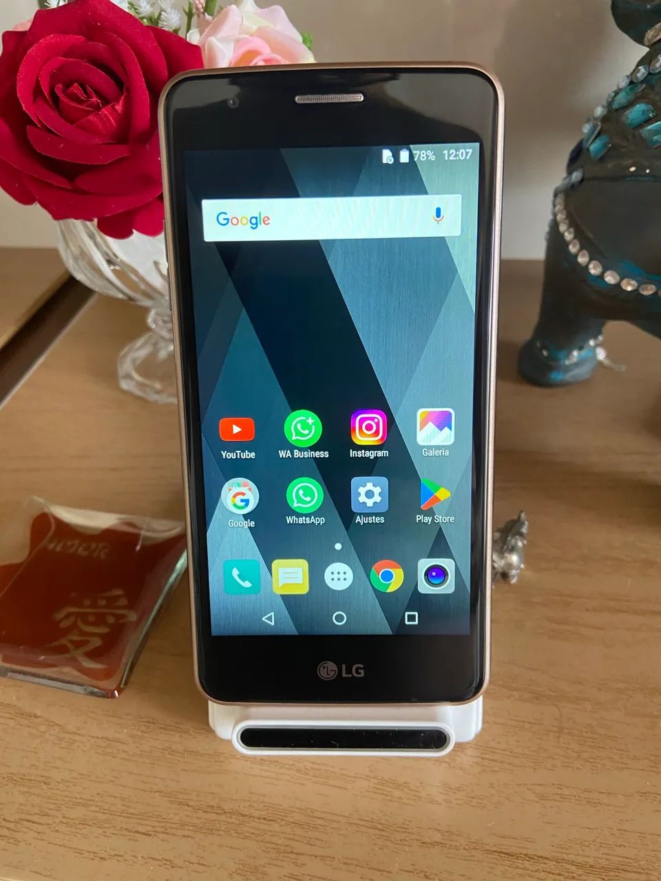 LG K8 Dourado