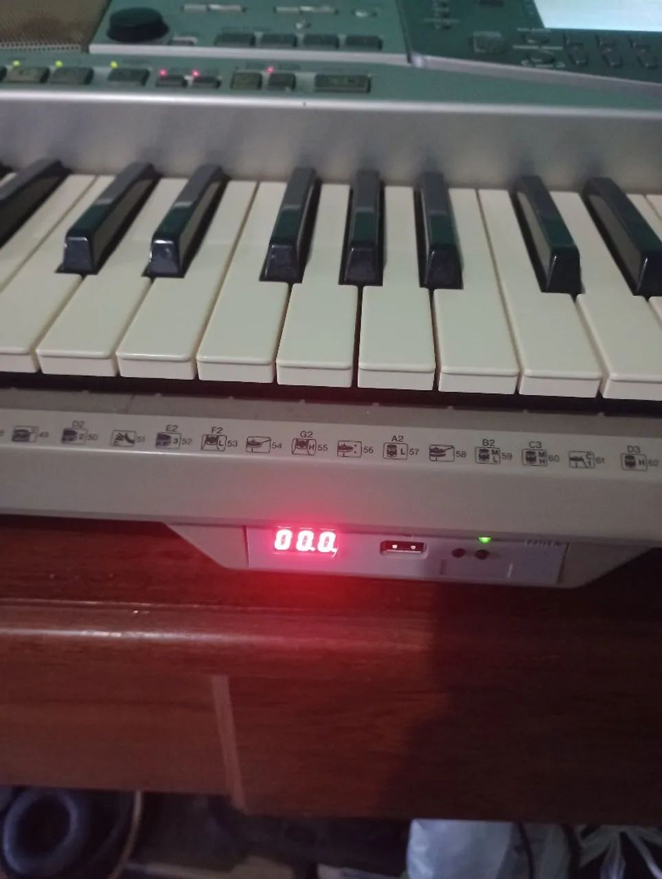 TECLADO YAMAHA PSR 2100 - Instrumentos musicais - Novo Aleixo