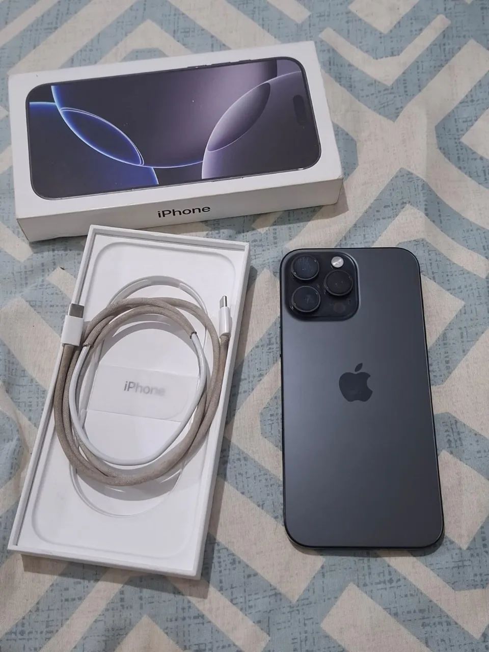 iPhone 16 pro Max 256 GB - black titanium 