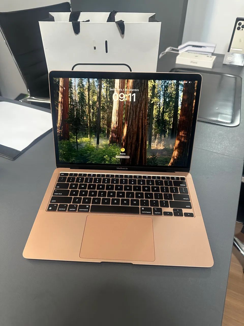 MACBOOK M1 8/256G 