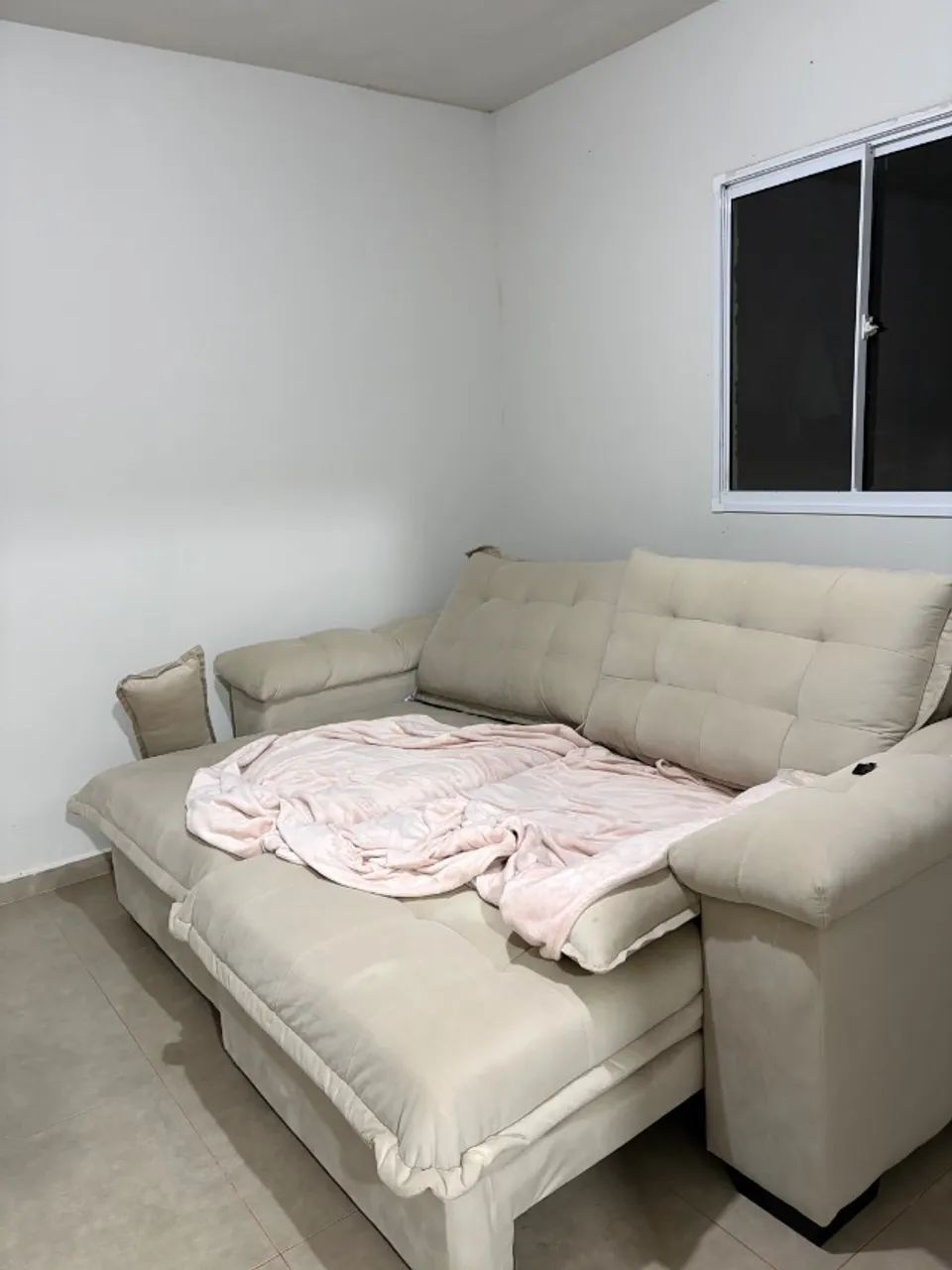 Sofá LINDO semi novo retrátil 2.20m