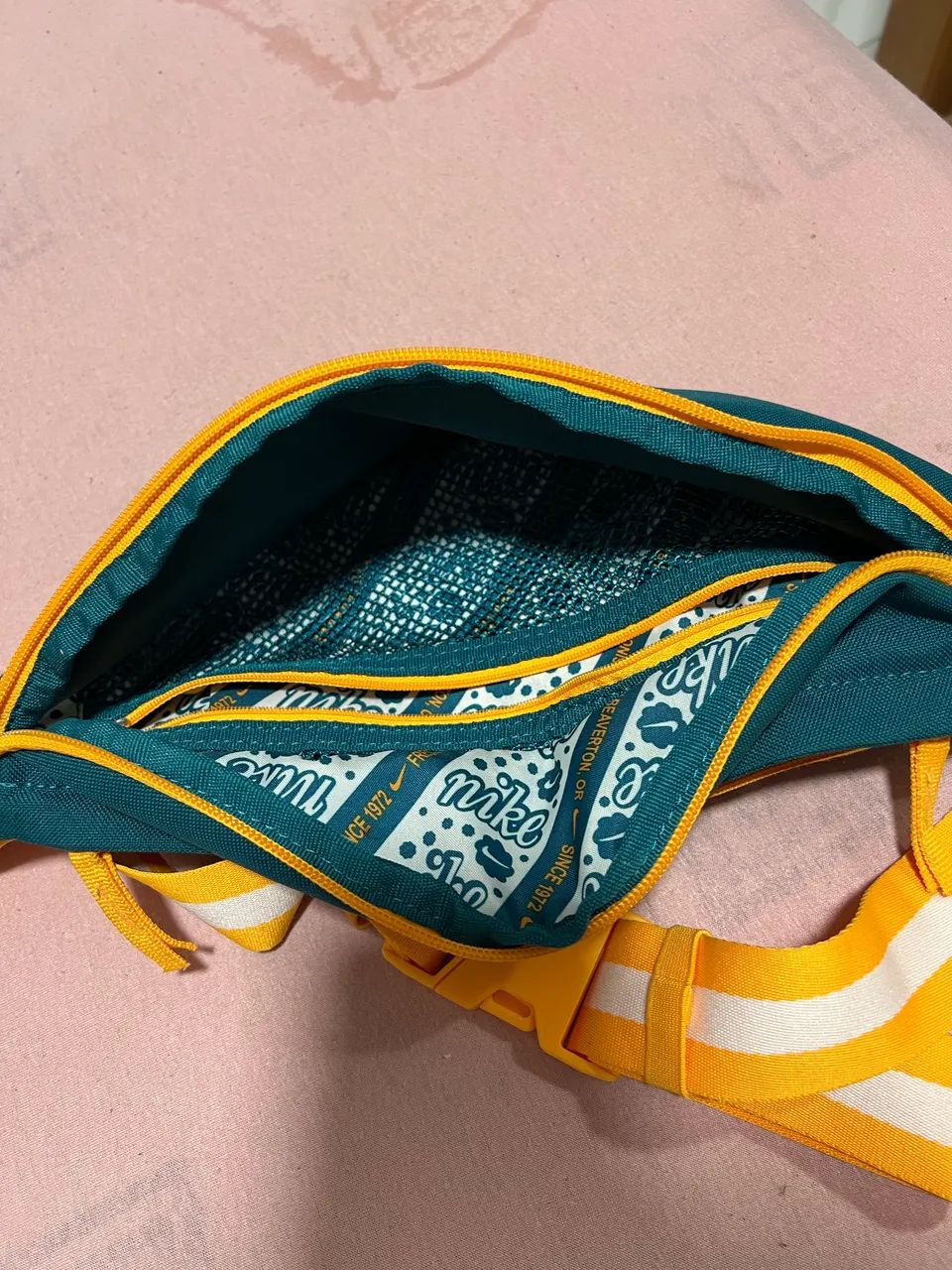 Bolsa estilo pochete Nike  - Foto 3