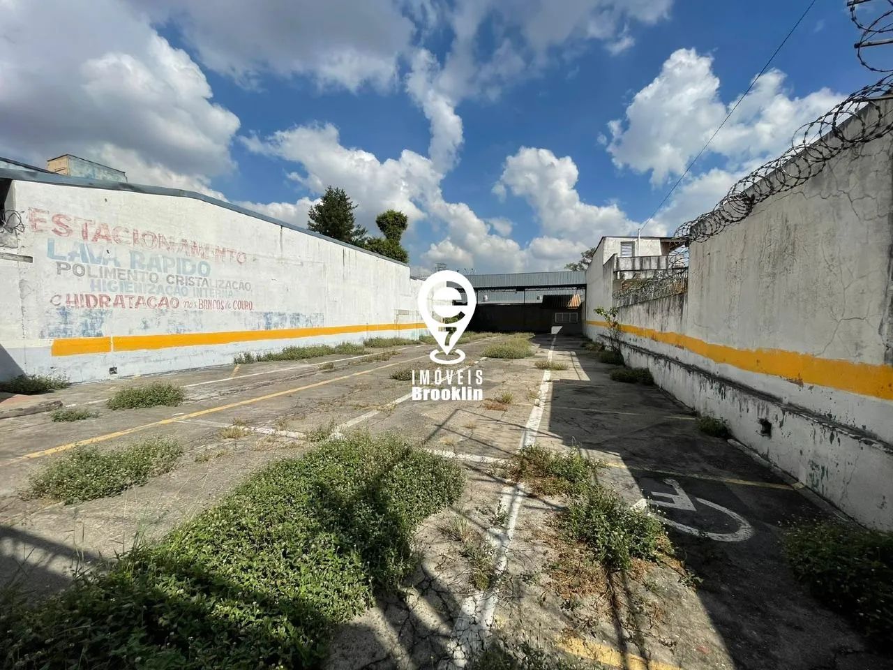 Terreno para locação em Moema Indios ; estacionamento, 600 m².