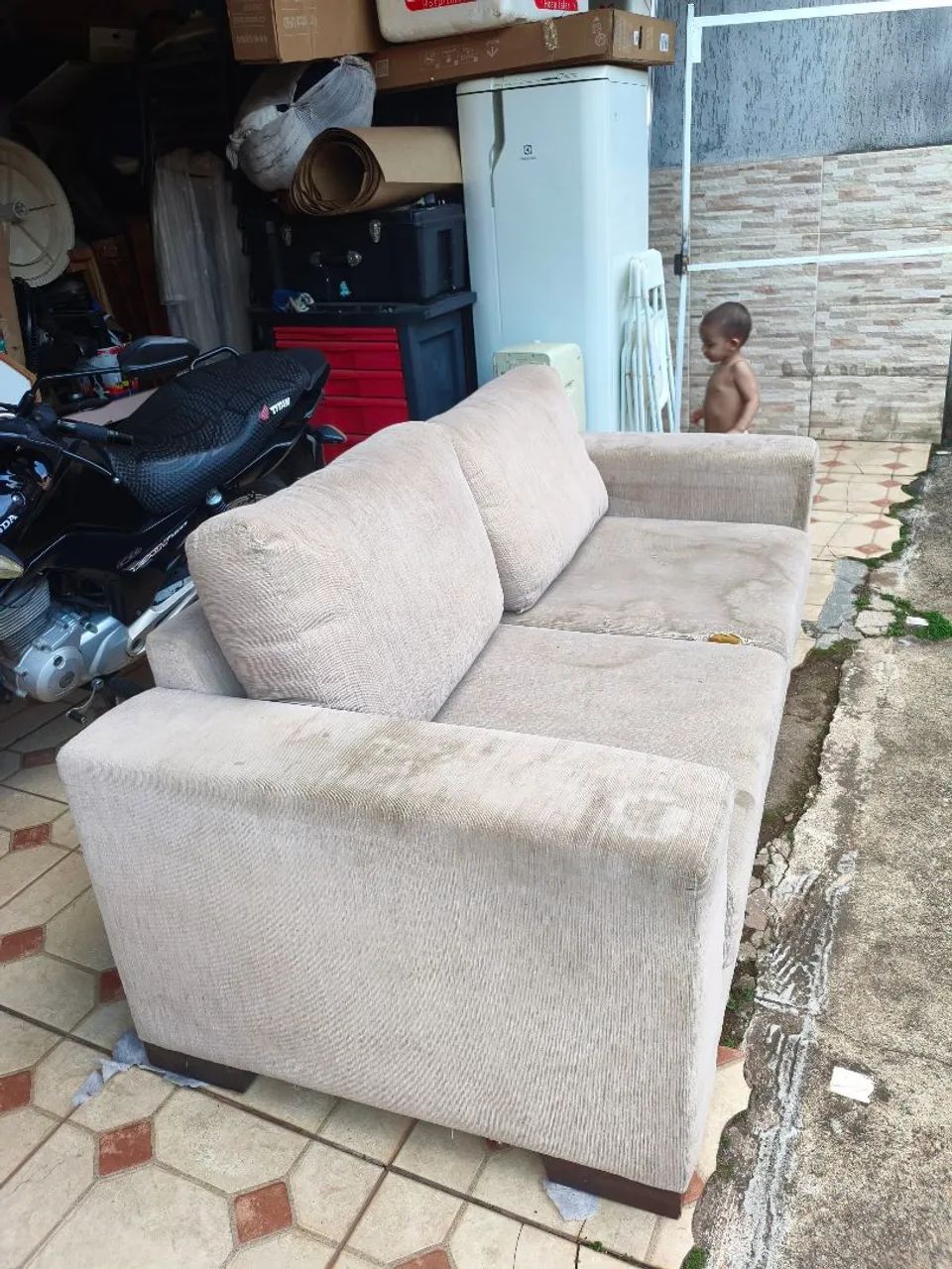Sofá bege 3 lugares