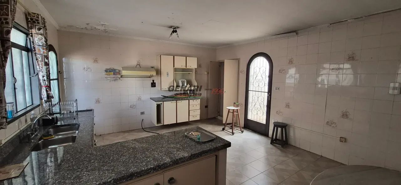 Casa à venda com excelente potencial comercial no Centro