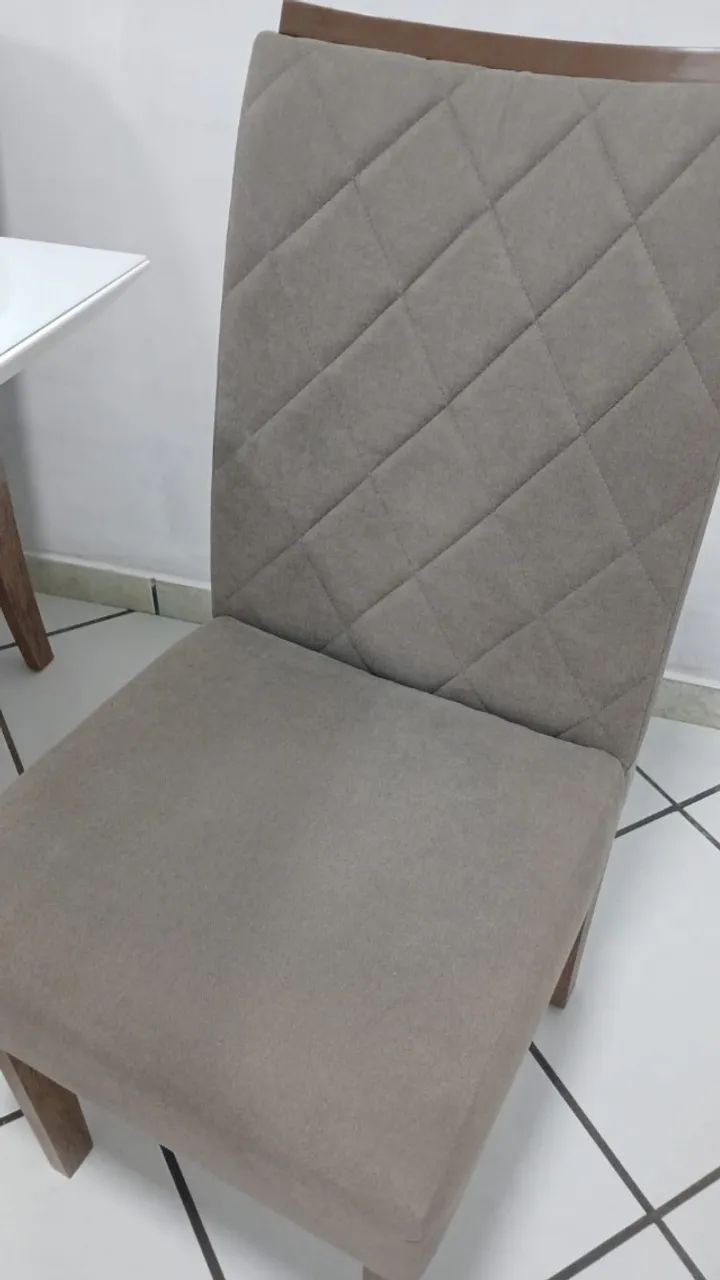 Mesa de Jantar 6 Lugares + Cadeiras Estofadas - Foto 5