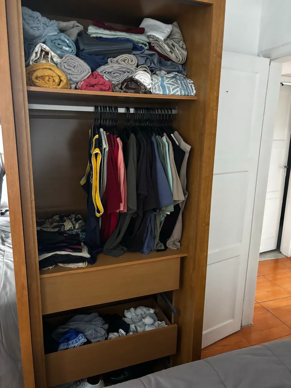 Guarda roupa porta de correr com espelho - Foto 2