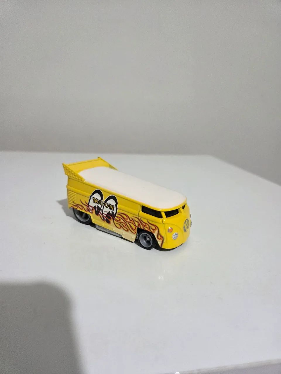 Hot Wheels Drag Bus mooneyes