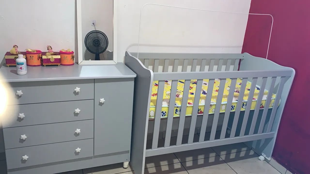 Vendo berço com coxão e cômoda  - Foto 3
