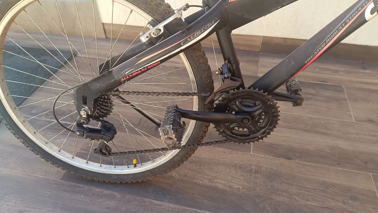 Bicicleta Caloi 21 velocidades aro 26. - Foto 3